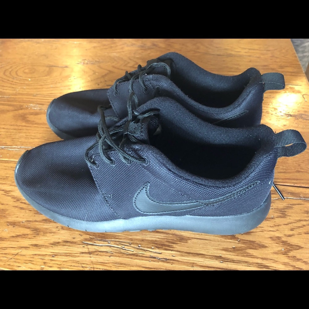NIKE ROCHES